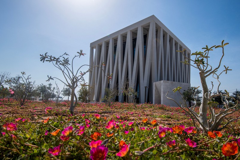 Sinagoga Moses Ben Maimon digambarkan selama tur media di Abrahamic Family House di Abu Dhabi pada 21 Februari 2023. - Uni Emirat Arab telah membuka pusat yang menampung masjid, gereja, dan sinagog resmi pertama di negara itu dengan tujuan untuk mempromosikan koeksistensi antaragama di negara Muslim. (RYAN LIM/AFP via Getty Images)