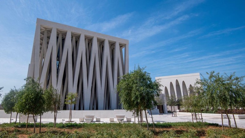Sinagoga Moses Ben Maimon digambarkan selama tur media di Abrahamic Family House di Abu Dhabi pada 21 Februari 2023. - Uni Emirat Arab telah membuka pusat yang menampung masjid, gereja, dan sinagog resmi pertama di negara itu dengan tujuan untuk mempromosikan koeksistensi antaragama di negara Muslim. (RYAN LIM/AFP via Getty Images)