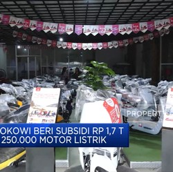 Jokowi Beri Subsidi Motor Listrik, Siapa Yang Untung?