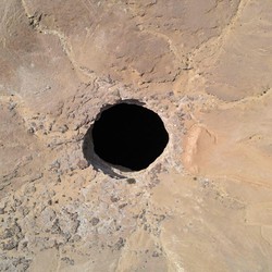 Bumi Bolong 10.000 Meter Dilubangi China, Cari Harta Karun