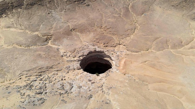 Pemandangan udara yang diambil pada 6 Juni 2021 menunjukkan Sumur Barhout yang dikenal sebagai 