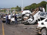 Remuk Parah! Potret Tabrakan Beruntun 46 Mobil di Jalan Tol