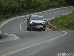 Mana Lebih Laris, Kijang Innova Reborn atau Innova Zenix?