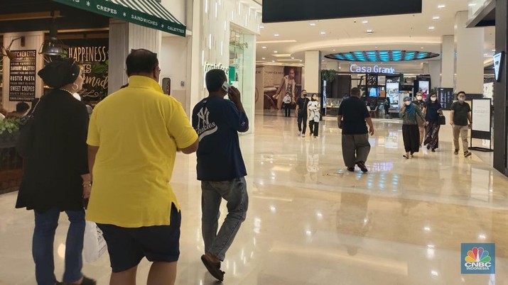 Suasana mal dikawsan Jakarta (CNBC Indonesia/Martyasari Rizky) Suasana mal dikawsan Jakarta (CNBC Indonesia/Martyasari Rizky)