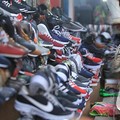 Bikin Heboh Jagat Negeri! Sepatu Bekas Singapura Acak-acak RI