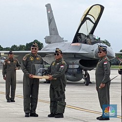 Prabowo Borong Senjata dan Kapal Perang, Uangnya Dari Mana?