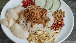 3 Fakta Nasi Gemuk, Makanan yang Disajikan saat Waisak