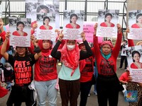 Aksi Para Perempuan Desak RUU Pekerja Rumah Tangga di DPR
