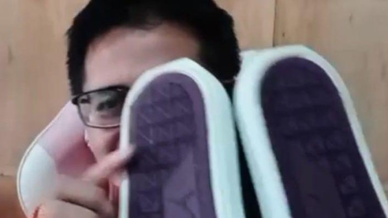 Sepatu branded impor bekas ramai dijual di media sosial, menyerang pasar Indonesia! (Tangkapan Layar Toko Online)