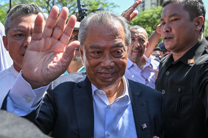 Badan anti-korupsi Malaysia menangkap mantan Perdana Menteri (PM) Muhyiddin Yassin pada hari Kamis, (9/3/2023). Ia dituding melakukan penyalahgunaan kekuasaan dan juga pencucian uang. (NurPhoto via Getty Images) Badan anti-korupsi Malaysia menangkap mantan Perdana Menteri (PM) Muhyiddin Yassin pada hari Kamis, (9/3/2023). Ia dituding melakukan penyalahgunaan kekuasaan dan juga pencucian uang. (NurPhoto via Getty Images)