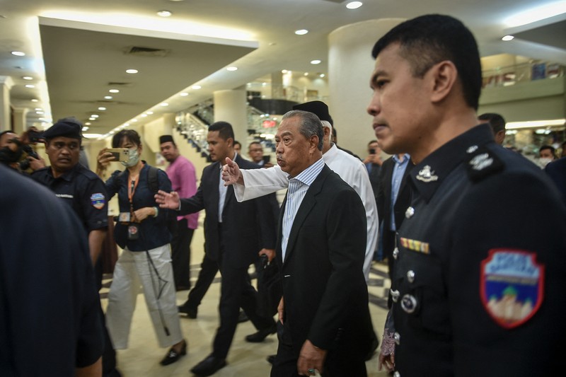 Badan anti-korupsi Malaysia menangkap mantan Perdana Menteri (PM) Muhyiddin Yassin pada hari Kamis, (9/3/2023). Ia dituding melakukan penyalahgunaan kekuasaan dan juga pencucian uang. (NurPhoto via Getty Images) Badan anti-korupsi Malaysia menangkap mantan Perdana Menteri (PM) Muhyiddin Yassin pada hari Kamis, (9/3/2023). Ia dituding melakukan penyalahgunaan kekuasaan dan juga pencucian uang. (NurPhoto via Getty Images)