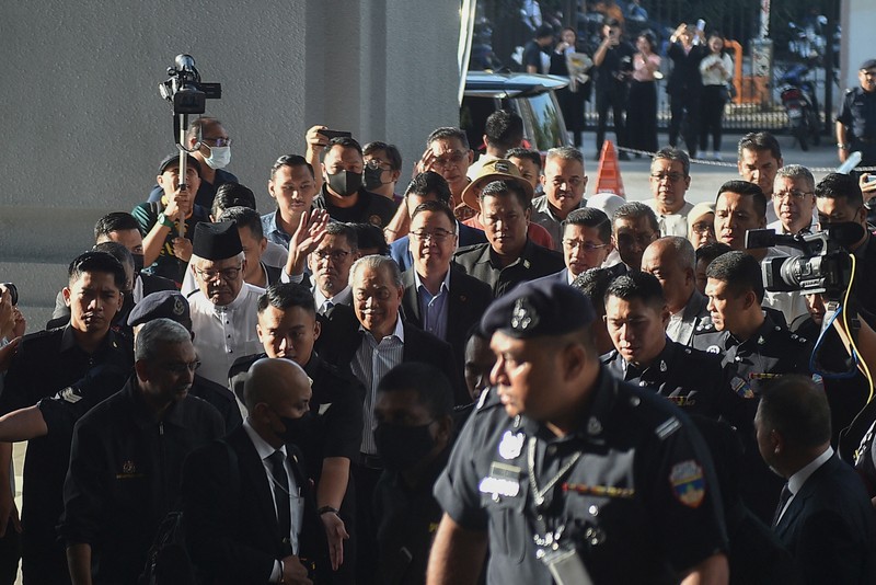 Badan anti-korupsi Malaysia menangkap mantan Perdana Menteri (PM) Muhyiddin Yassin pada hari Kamis, (9/3/2023). Ia dituding melakukan penyalahgunaan kekuasaan dan juga pencucian uang. (NurPhoto via Getty Images) Badan anti-korupsi Malaysia menangkap mantan Perdana Menteri (PM) Muhyiddin Yassin pada hari Kamis, (9/3/2023). Ia dituding melakukan penyalahgunaan kekuasaan dan juga pencucian uang. (NurPhoto via Getty Images)