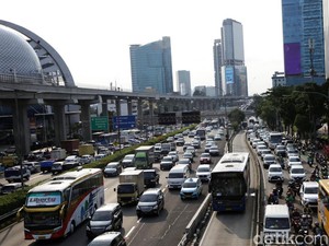 Simak Titik Macet di Tol Dalkot, JORR dan Japek Pagi Ini!