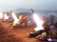 Penampakan Dahsyatnya Rudal Korut, Kim Jong Un Siap Perang!