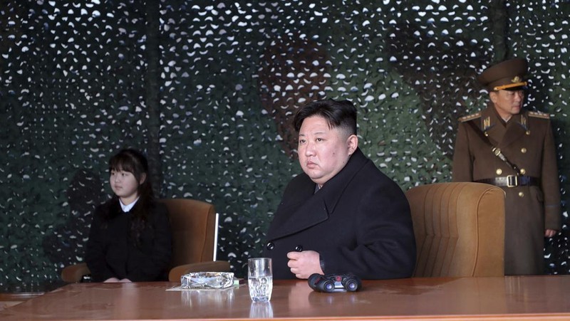 Pemerintah Korea Utara menunjukkan apa yang dikatakannya sebagai latihan artileri di lokasi yang dirahasiakan di Korea Utara, Kamis, 9 Maret 2023. (Korean Central News Agency/Korea News Service via AP)