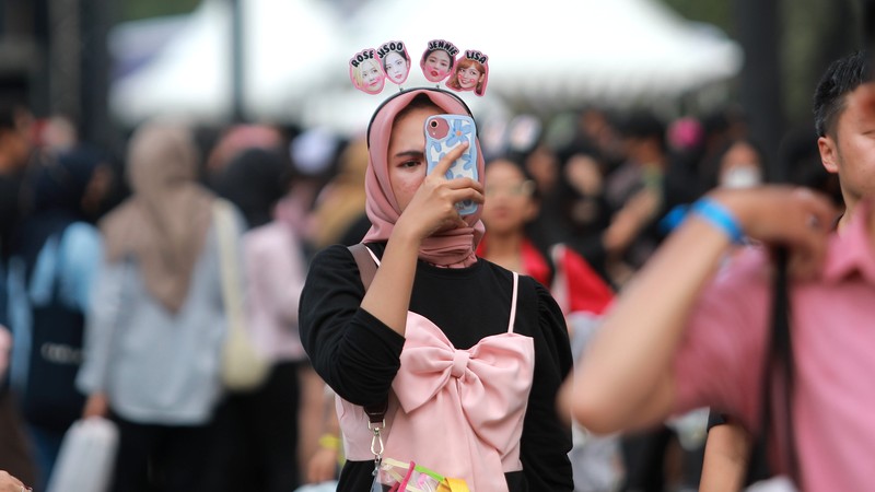 Gaya Nyentrik Blink nonton konser Blackpink di Senayan. (CNBC Indonesia/Muhammad Sabki) Gaya Nyentrik Blink nonton konser Blackpink di Senayan. (CNBC Indonesia/Muhammad Sabki)