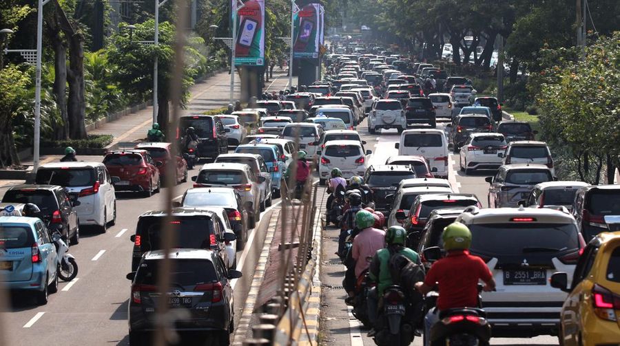 Kemacetan di Kawasan Senayan saat acara konser Blackpink (CNBC Indonesia/Muhammad Sabki)