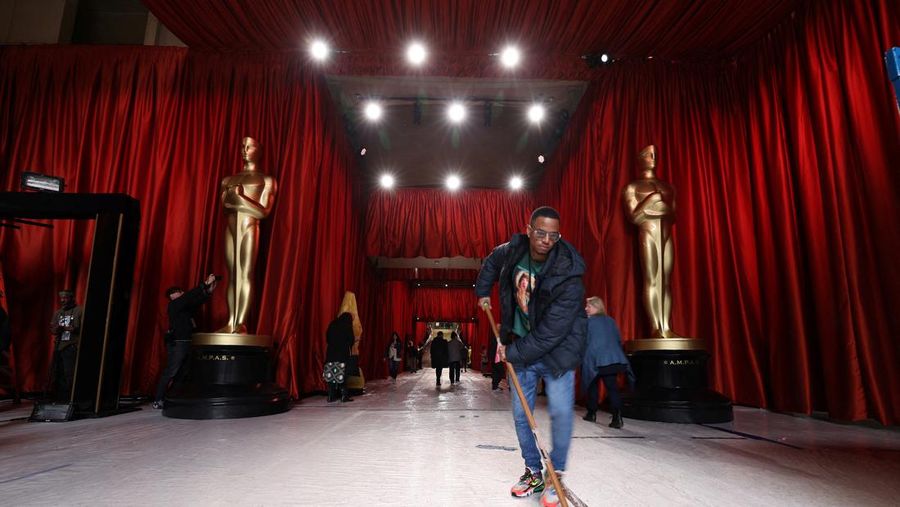 An Oscar statue is seen as preparations continue for the 95th Academy Awards, known as the Oscars, in Hollywood, Los Angeles, California, U.S., March 11, 2023. REUTERS/Eric Gaillard