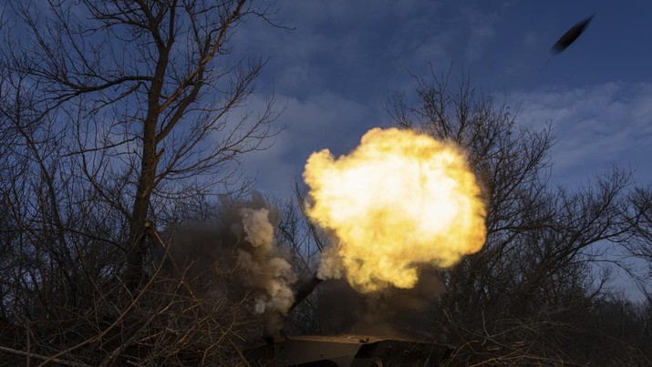 Ukrainian self propelled howitzer 2s1 of 80 Air Assault brigade fires towards Russian forces at the frontline near Bakhmut, Ukraine, Friday, March 10, 2023. (AP Photo/Evgeniy Maloletka)