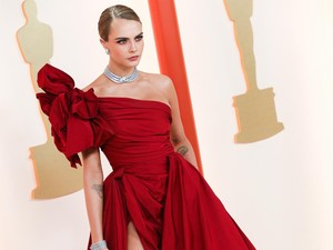 Rumah Cara Delevingne di Los Angeles Hancur Terbakar