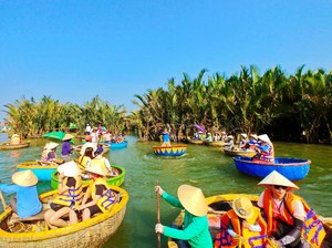 Wisatawan Negara Dingin Pilih Vietnam dan Bali untuk Kabur dari Musim Salju