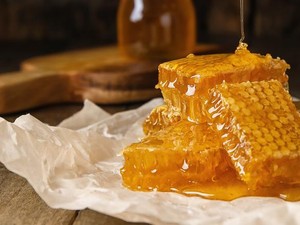 Sudah Tahu Belum? Ini 6 Cara Minum Air Madu Biar Manfaatnya Nendang