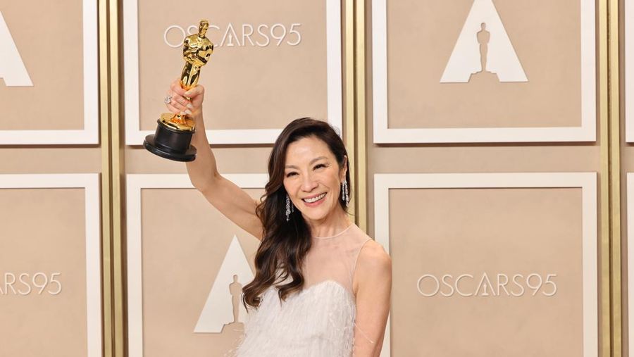 Michelle Yeoh, pemenang penghargaan Aktris Terbaik dalam Peran Utama untuk 