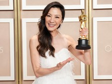 Profil Michelle Yeoh, Aktris Asia Pertama Peraih Piala Oscar
