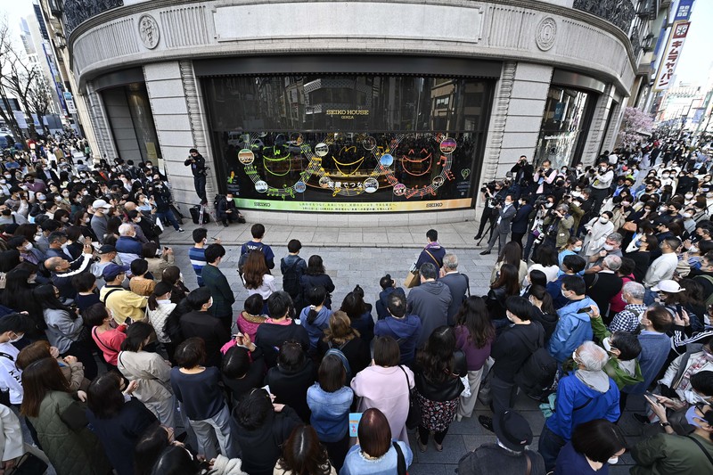 Orang-orang berkumpul di Natori, Prefektur Miyagi, Jepang untuk mengenang para korban pada peringatan 12 tahun gempa bumi, tsunami, dan bencana nuklir 2011. (JIJI PRESS/AFP via Getty Images/STR) Orang-orang berkumpul di Natori, Prefektur Miyagi, Jepang untuk mengenang para korban pada peringatan 12 tahun gempa bumi, tsunami, dan bencana nuklir 2011. (JIJI PRESS/AFP via Getty Images/STR)