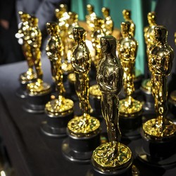 Raup 7 Oscar, Ini Sinopsis Everything Everywhere All at Once