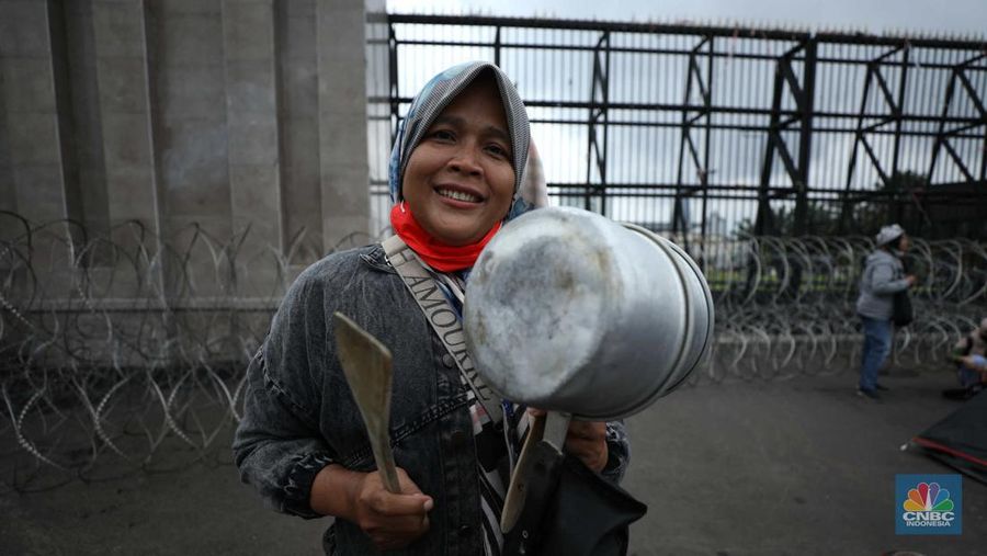 Demo Pengesahan RUU PPRT (CNBC Indonesia/Tri susilo)