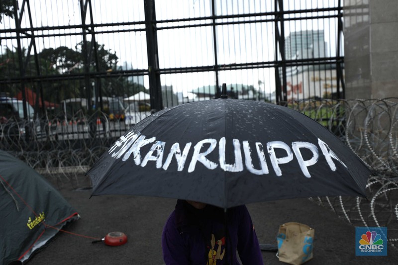 Demo Pengesahan RUU PPRT (CNBC Indonesia/Tri susilo) Demo Pengesahan RUU PPRT (CNBC Indonesia/Tri susilo)