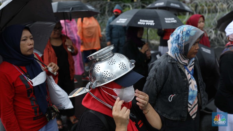 Demo Pengesahan RUU PPRT (CNBC Indonesia/Tri susilo) Demo Pengesahan RUU PPRT (CNBC Indonesia/Tri susilo)