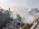 Huru-hara di Pakistan, Potret Chaos Massa Pendukung Eks PM!