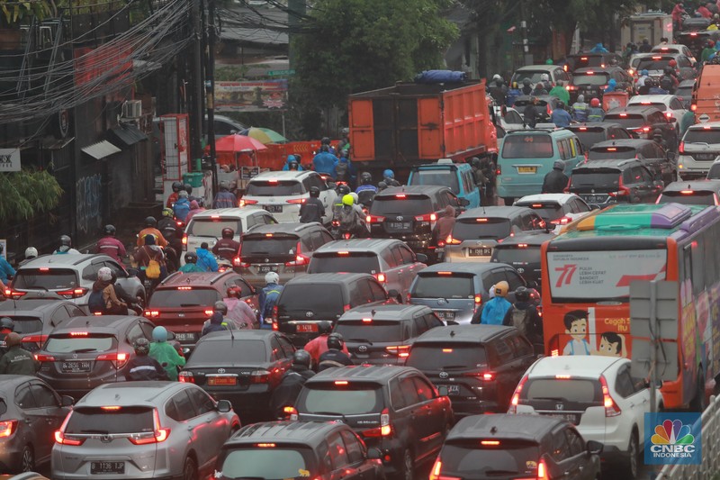 Jakarta Diguyur Hujan Pagi Hari (CNBC Indonesia/Muhammad Sabki)