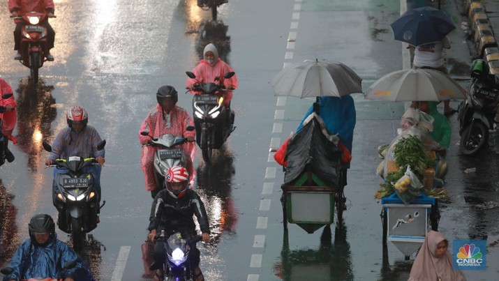 Jakarta Diguyur Hujan Pagi Hari (CNBC Indonesia/Muhammad Sabki)
