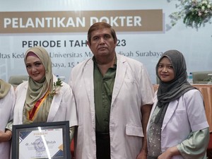 Keren! Satu Keluarga Ini Kompak Berprofesi Sebagai Dokter
