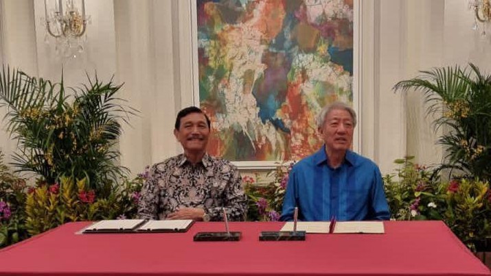 Indonesia dan Singapura Teken MoU Kerja Sama Energi Baru Terbarukan. Indonesia dan Singapura Teken MoU Kerja Sama Energi Baru Terbarukan. (Dok. Kementerian Koordinator Bidang Kemaritiman dan Investasi)