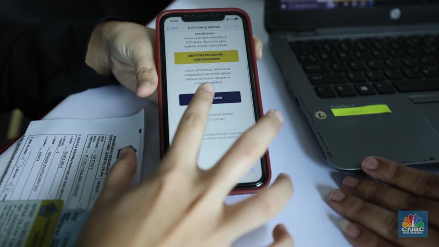Kantor Wilayah Pajak Jakarta Selatan bekerjasama dengan Transmedia membuka layanan pelaporan SPT tahunan pajak di gedung Bank Mega (MBM), Kamis (16/3/2023). (CNBC Indonesia/Tri Susilo)