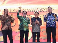Bos PTBA Sabet Penghargaan The Best CEO Strategic Orientation