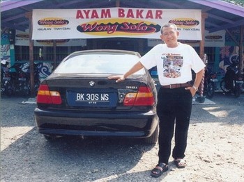 Resign dari Guru PNS, Sosok Ini Pilih Jualan Ayam & Kaya Raya
