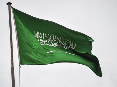 Ramai Perusahaan Saudi Tiba-Tiba Pangkas Gaji Pegawai, Ada Apa?