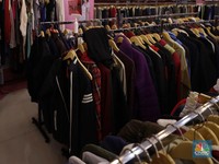 Baju Bekas Impor (Thrifting) Makin Marak, Ini Penampakannya