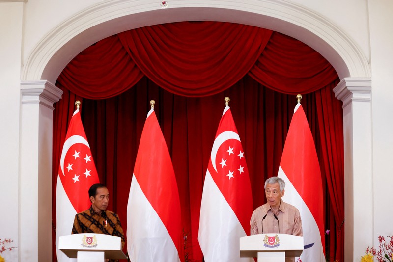 Presiden Joko Widodo tiba di Istana Kepresidenan Singapura, pada Kamis, 16 Maret 2023. Kedatangan Presiden Jokowi disambut langsung Perdana Menteri Singapura Lee Hsien Loong. (Laily Rachev - Biro Pers Sekretariat Presiden) Presiden Joko Widodo tiba di Istana Kepresidenan Singapura, pada Kamis, 16 Maret 2023. Kedatangan Presiden Jokowi disambut langsung Perdana Menteri Singapura Lee Hsien Loong. (Laily Rachev - Biro Pers Sekretariat Presiden)