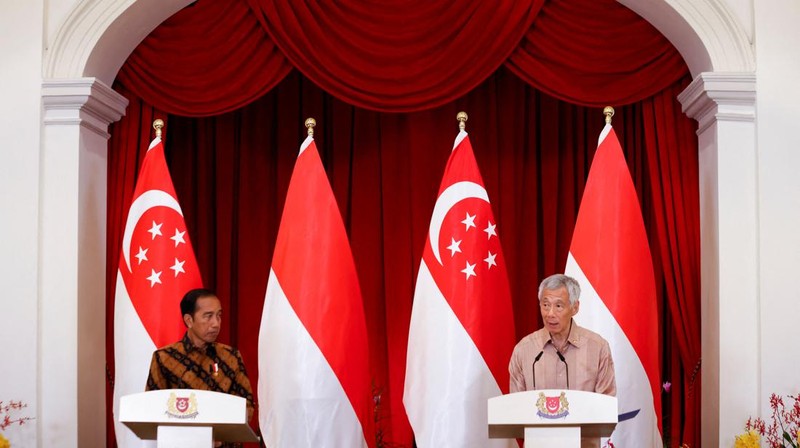 Presiden Joko Widodo tiba di Istana Kepresidenan Singapura, pada Kamis, 16 Maret 2023. Kedatangan Presiden Jokowi disambut langsung Perdana Menteri Singapura Lee Hsien Loong. (Laily Rachev - Biro Pers Sekretariat Presiden)