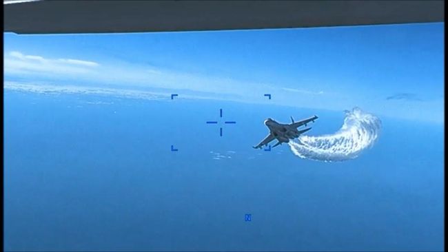 Pesawat Sipil Tembus Barikade Rumah Trump, Langsung Dikejar Jet Tempur