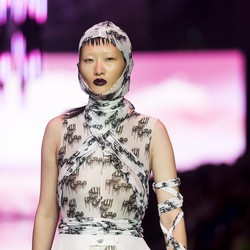 Geger Lafaz Allah di Baju Seksi Fashion Show Australia