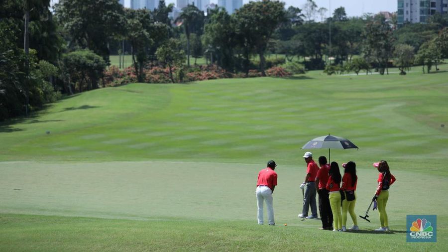 Masih menjadi salah satu rangkaian edisi Economic Outlook, CNBC Indonesia menggelar event golf bertajuk CNBC Indonesia Golf Economic Outlook Edition yang diselenggarakan pada Sabtu, (18/3) di Pondok Indah Golf. (CNBC Indonesia/Tri Susilo)