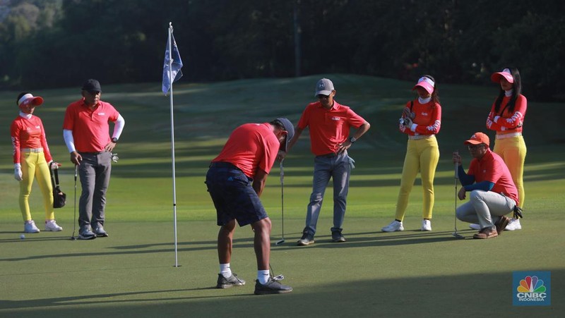 Masih menjadi salah satu rangkaian edisi Economic Outlook, CNBC Indonesia menggelar event golf bertajuk CNBC Indonesia Golf Economic Outlook Edition yang diselenggarakan pada Sabtu, (18/3) di Pondok Indah Golf. (CNBC Indonesia/Tri Susilo)