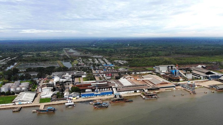 Pabrik PT Pulau Sambu di Kuala Enok, Indragiri Hilir, Riau